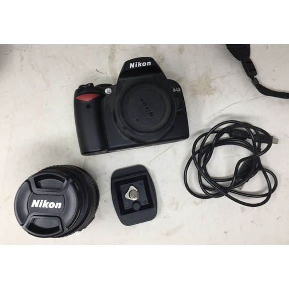 Nikon Digital Camera Lens Charger and Handled Camera Bag 7.4/9V 2.5A